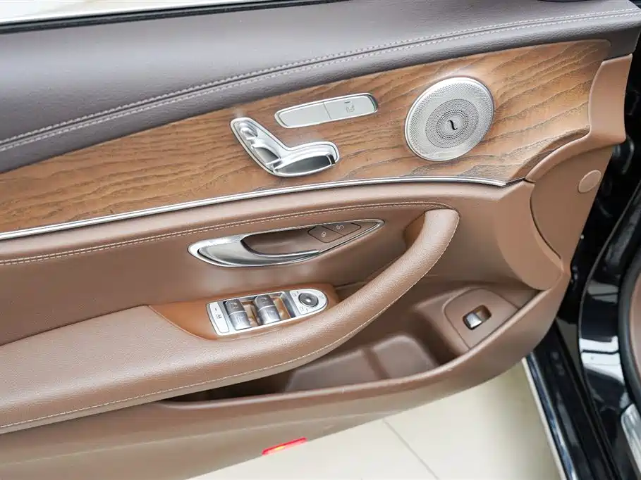 Mercedes-Benz E-Class 2016 E 200 L фото 6