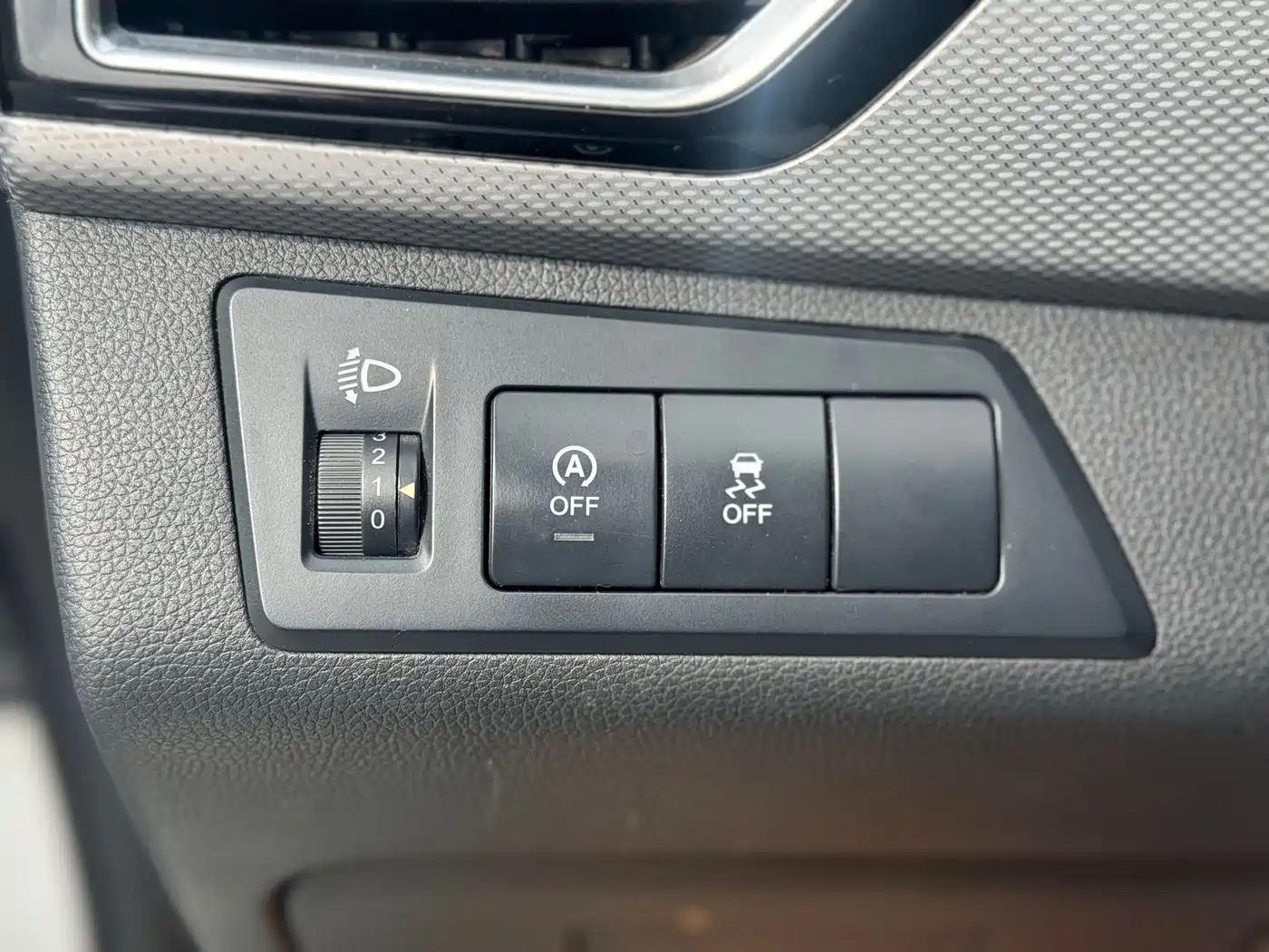 FAW Senya R7 2017 2017 Model 1.6L Manual Luxury