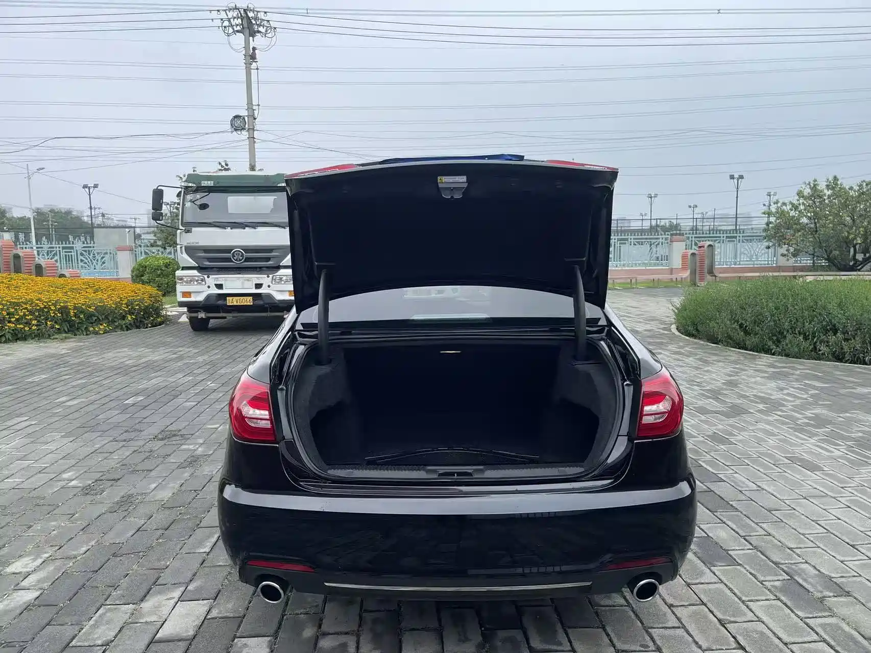 صورة 9 - Hongqi H7