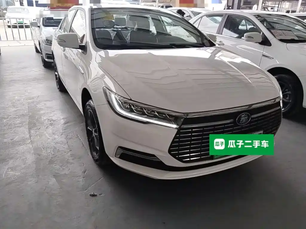 Фото 4 - BYD Qin New Energy