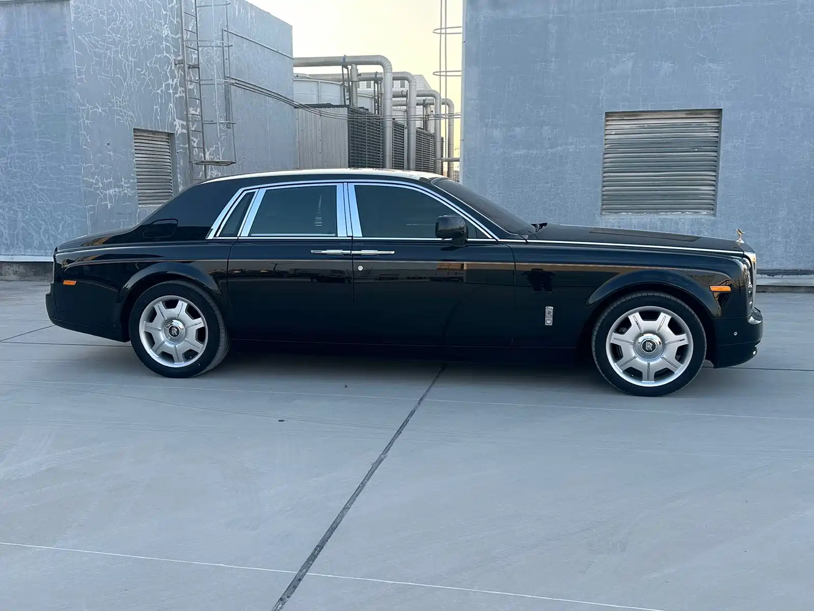 Фото 3 - Rolls-Royce Phantom