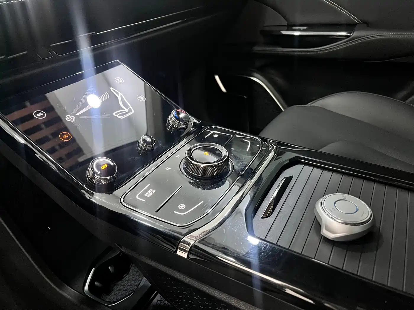 NEZHA AUTOMOBILE NEZHA U