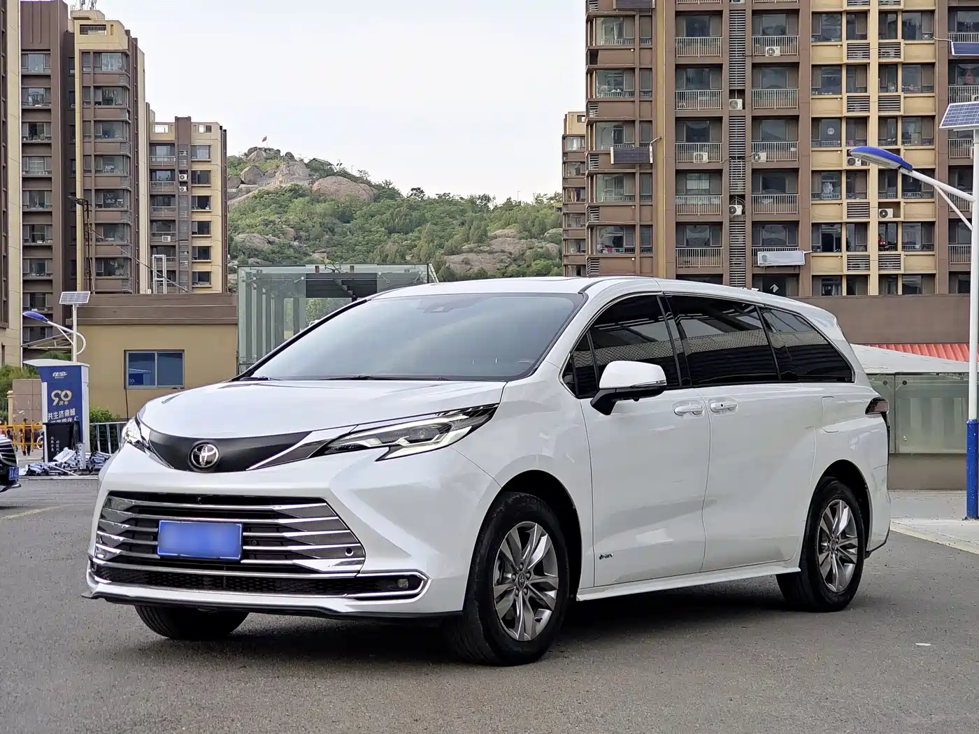 Toyota Sienna 2024 2.5L Hybrid Comfort Edition