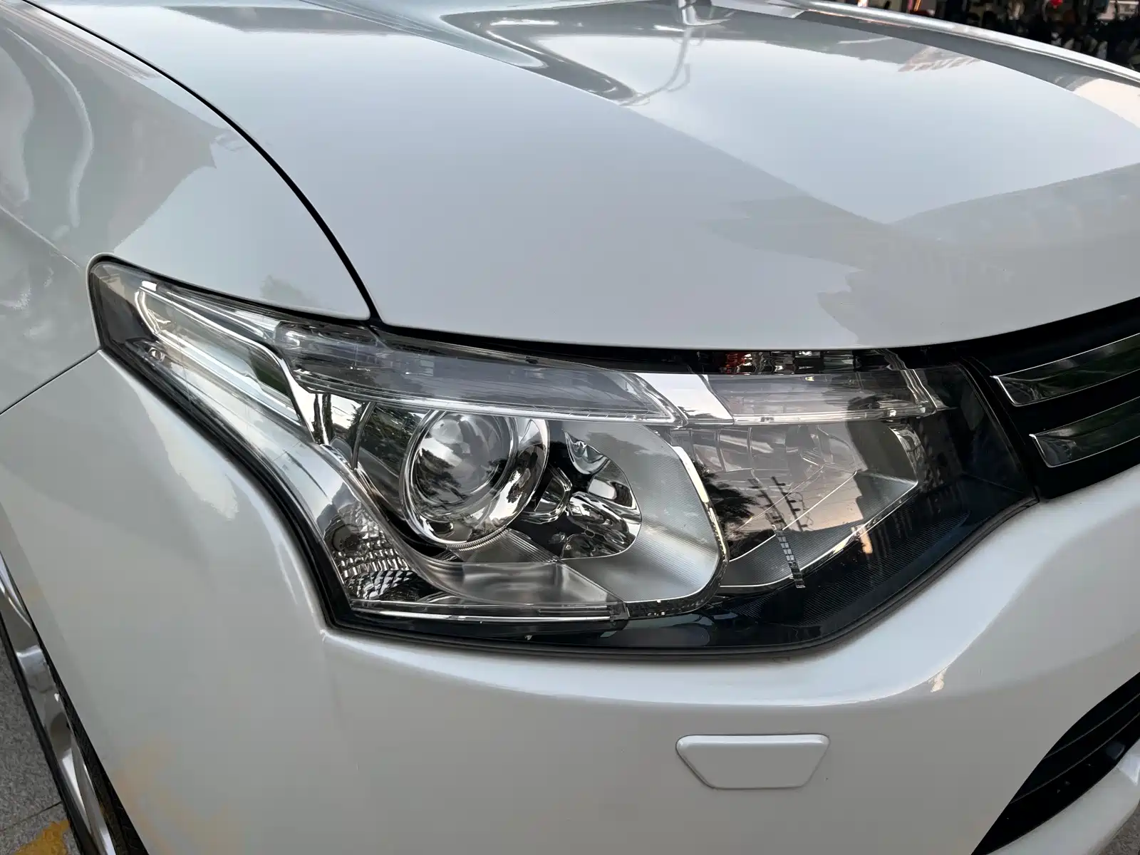 صورة 15 - Mitsubishi Outlander (Import)