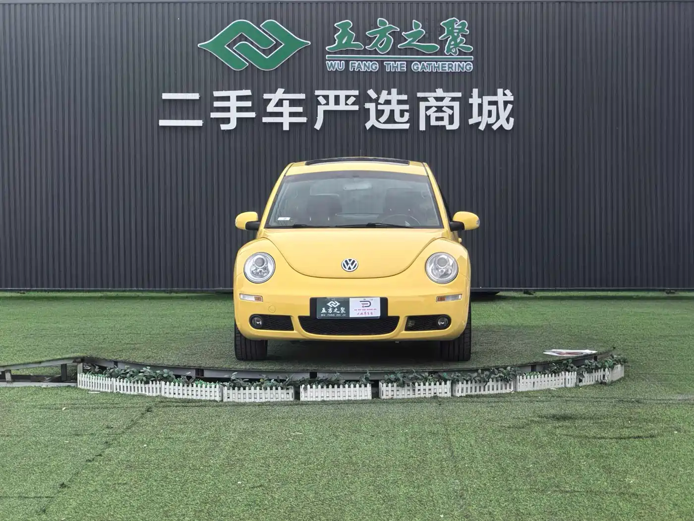 Volkswagen Beetle 2008 1.8T AT Luxury фото 2