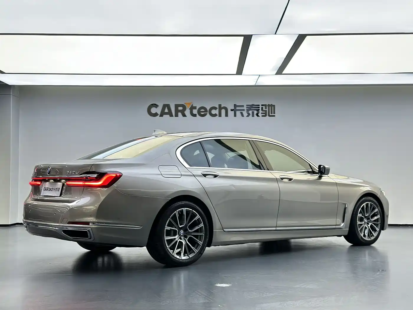 BMW 7 Series 2019 730Li Luxury Package фото 4