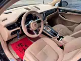 Photo 4 - Porsche Macan