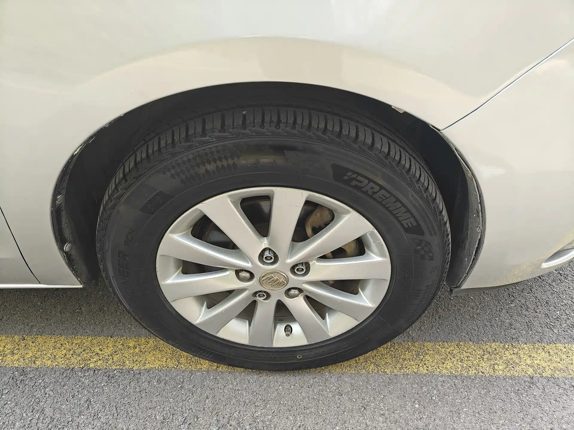 Photo 12 - Buick GL8