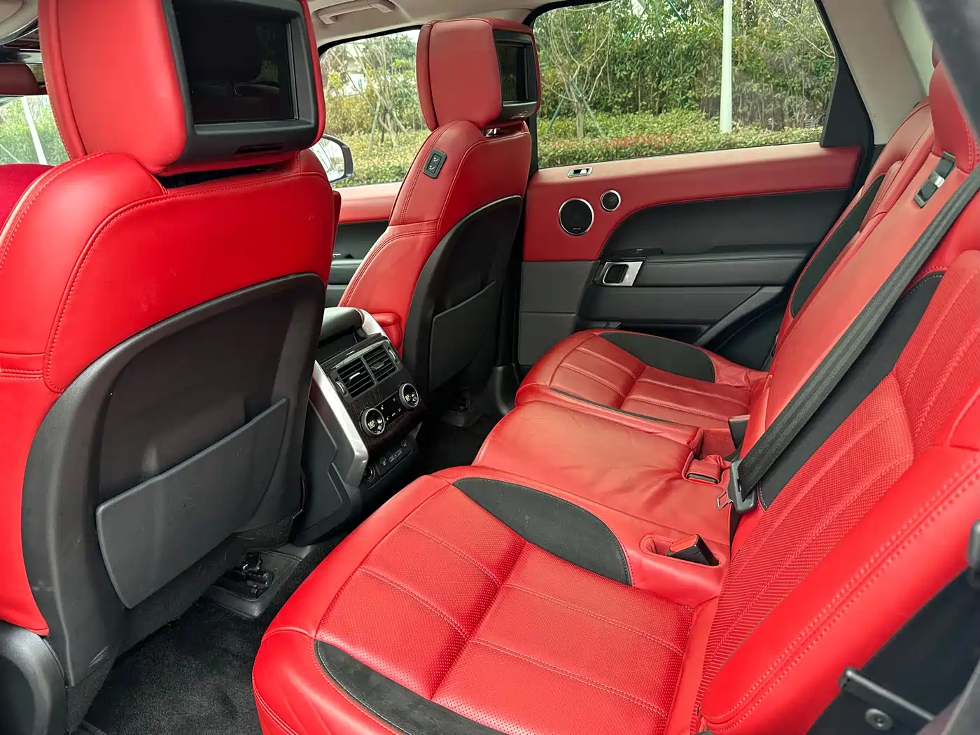 Land Rover Range Rover Sport 2021 3.0 L6 Gloss Black Edition фото 10