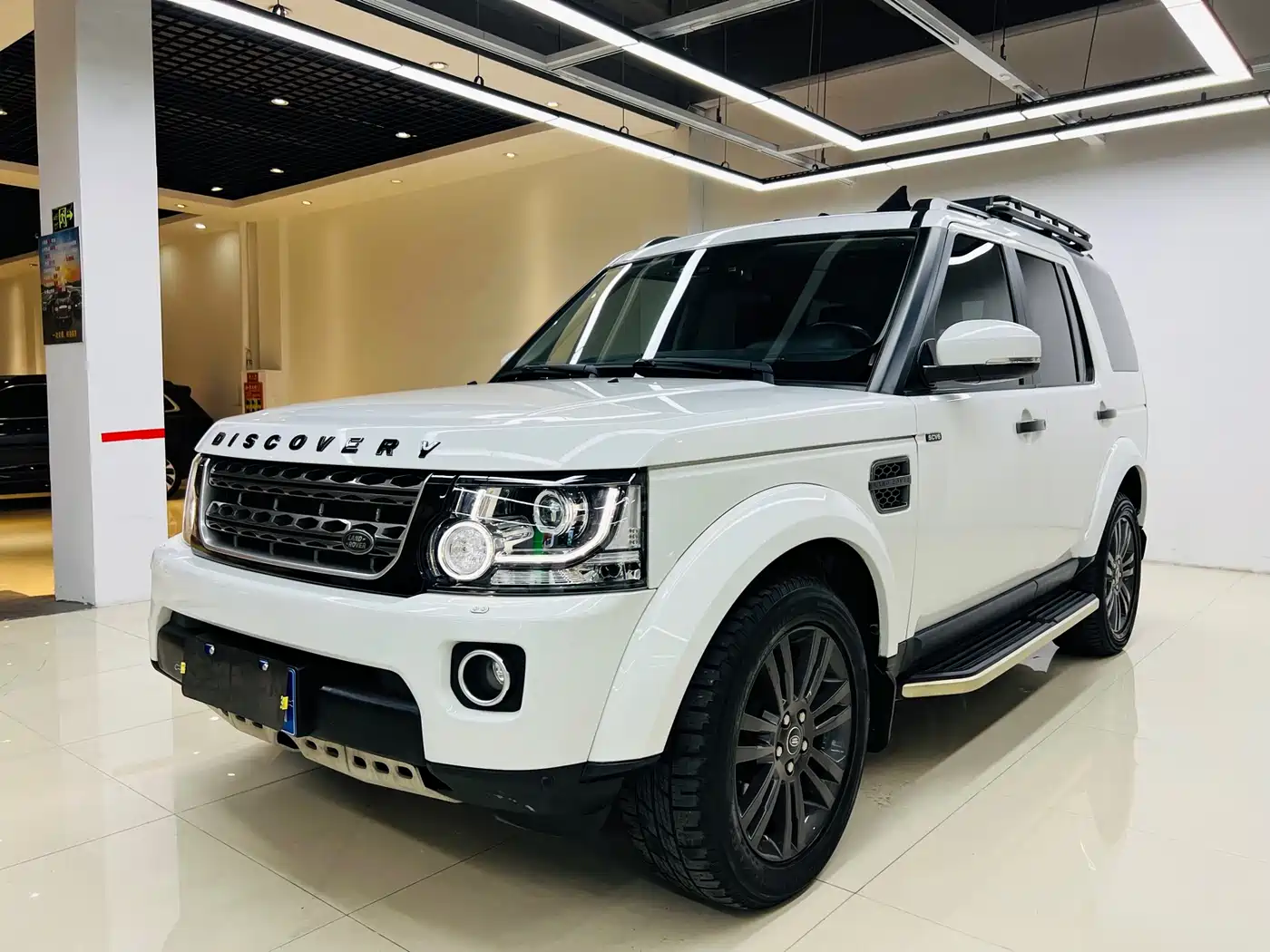 Land Rover Discovery 2016 3.0 SC Black Edition SE фото 6