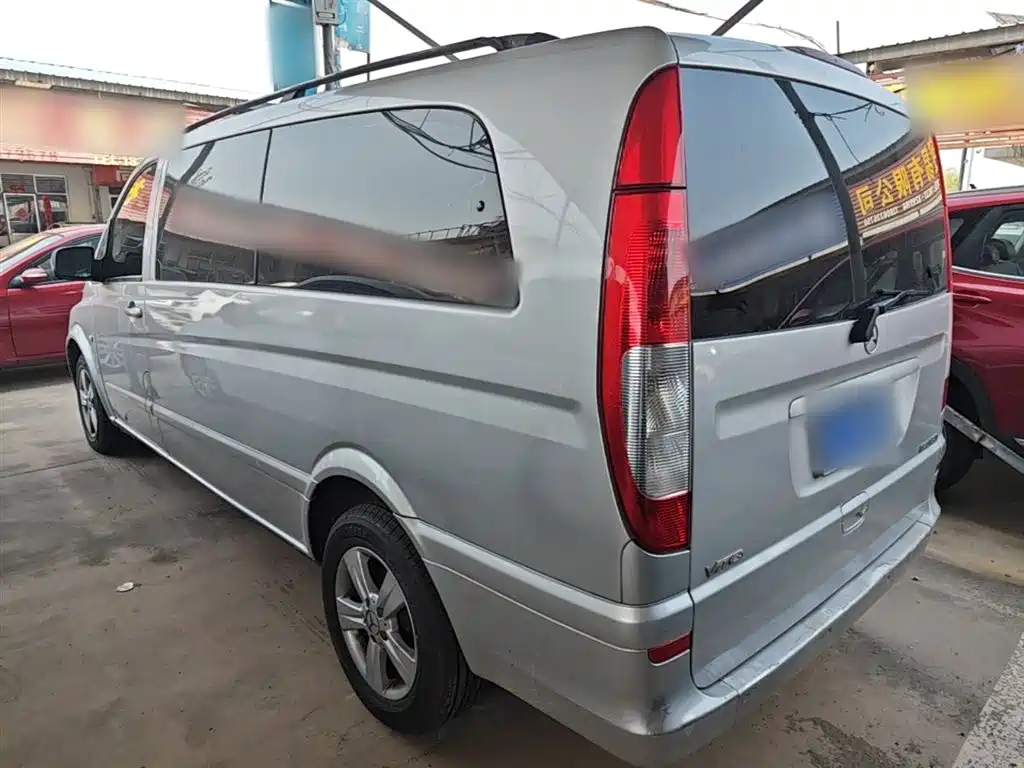 Mercedes-Benz Vito 2011 2.5L 7-Seat Executive Edition фото 23