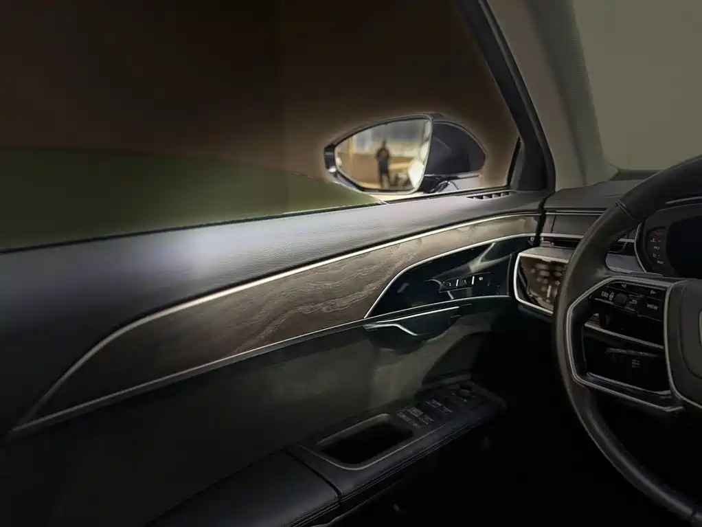 Audi A8 2023 A8L 50 TFSI quattro Exclusive фото 15