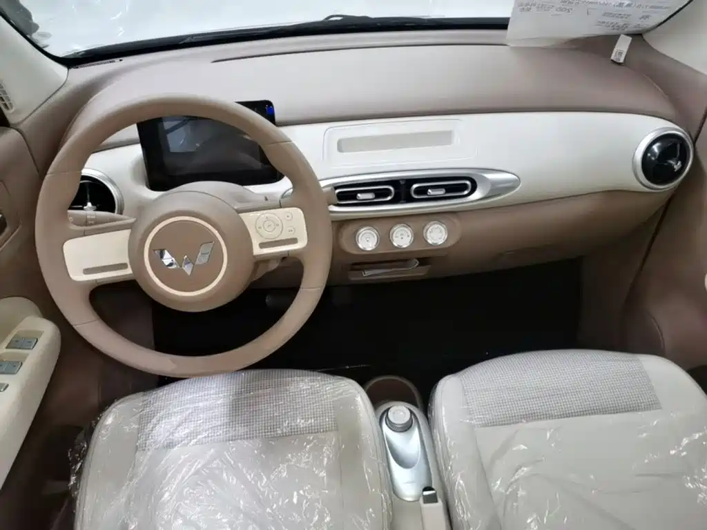 Wuling Motors Hongguang MINIEV 2026 2025 4-Door Advanced