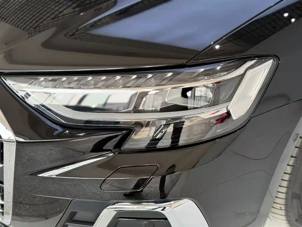 Audi A8 2023 A8L 50 TFSI quattro Exclusive фото 14