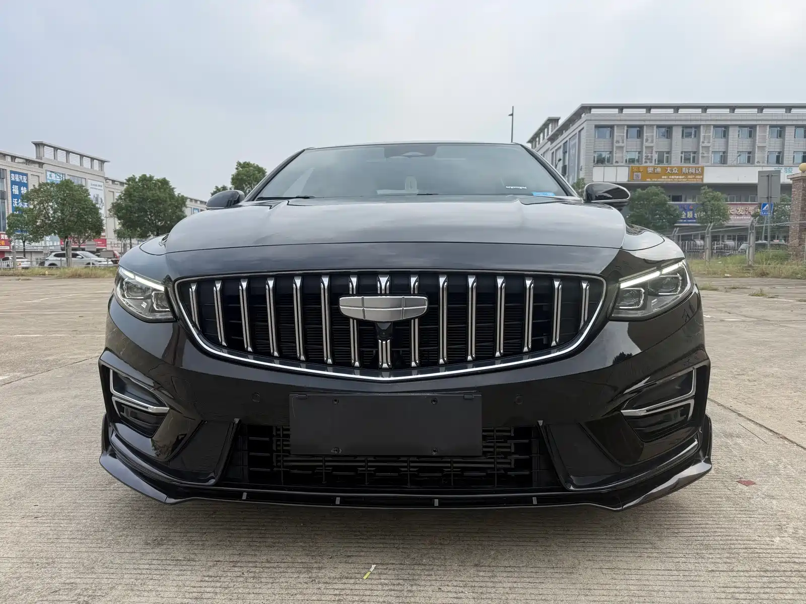 Фото 2 - Geely Preface