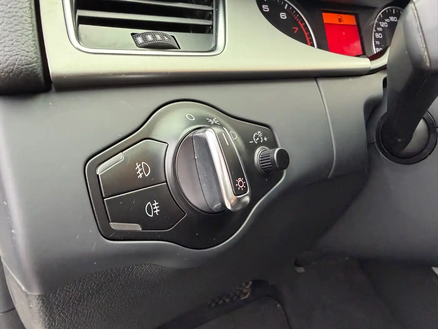 Фото 11 - Audi A4L