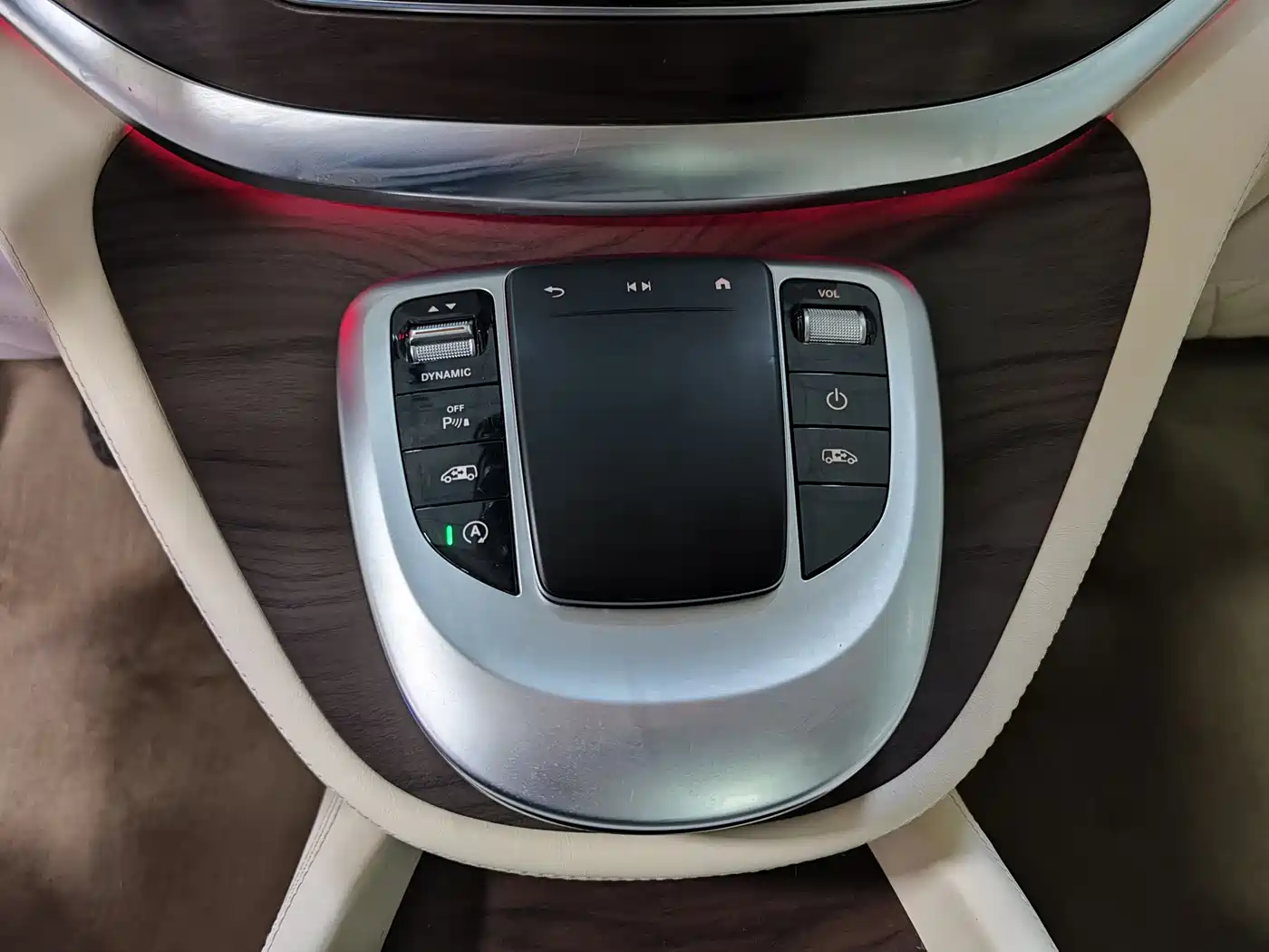 MERCEDES-BENZ V CLASS