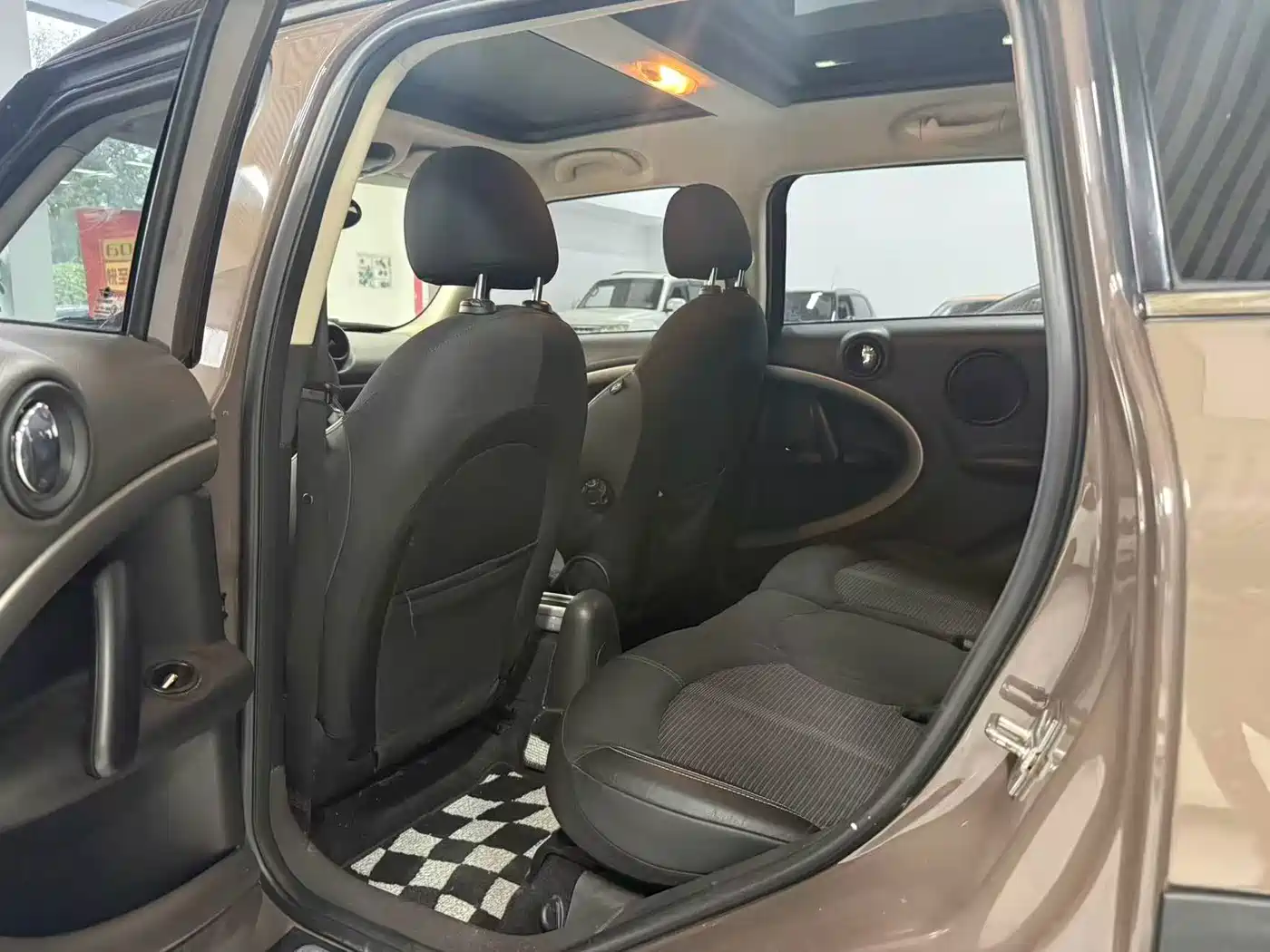 MINI COUNTRYMAN 2011 2011 1.6L COOPER Excitement