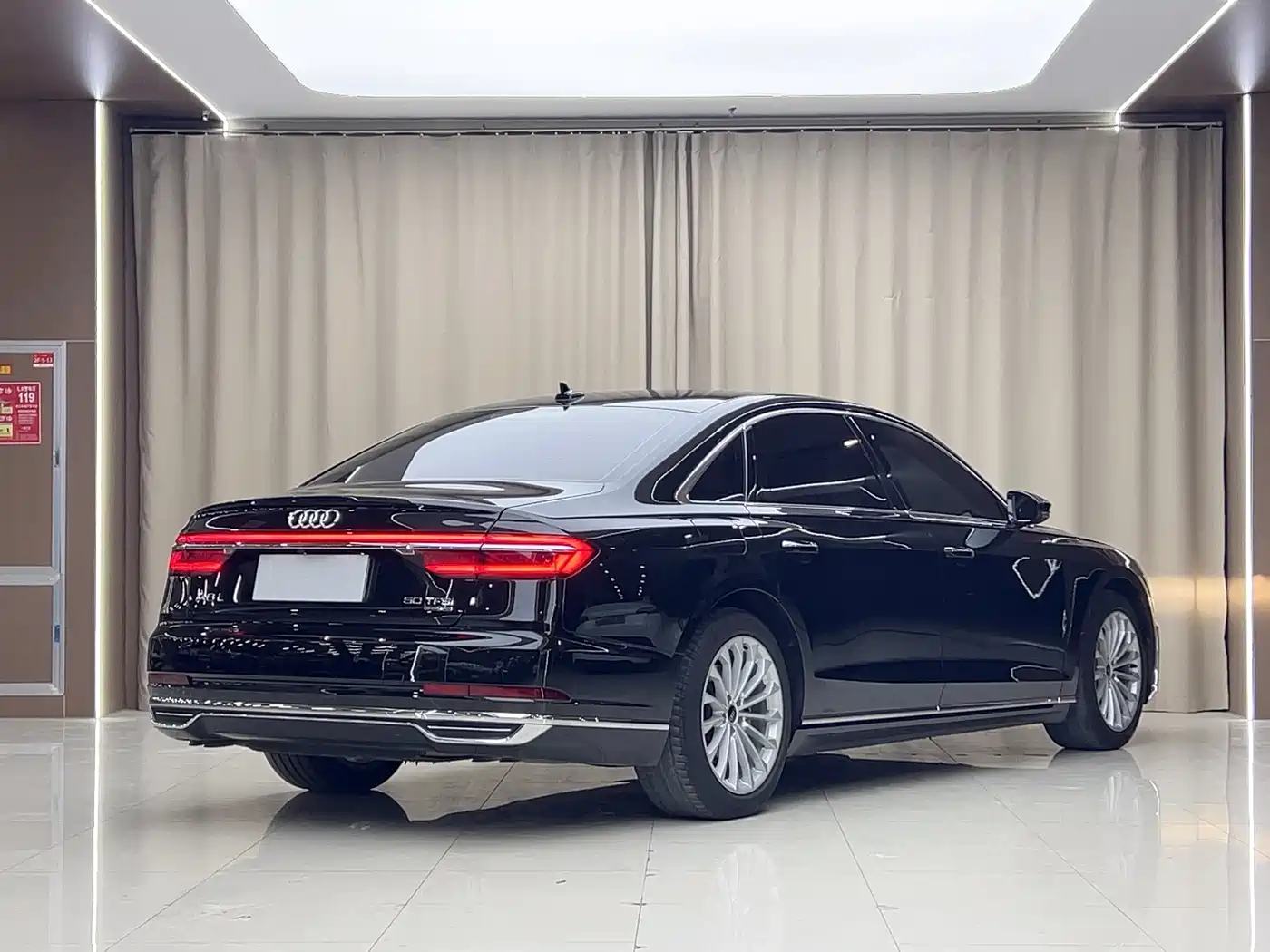 Audi A8 2022 A8L 50 TFSI quattro Comfort Collector's Edition фото 16