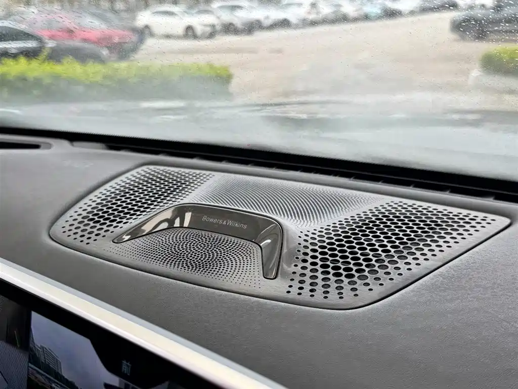 BMW 7 Series 2017 750Li xDrive Customized Edition (4-Seater) фото 32
