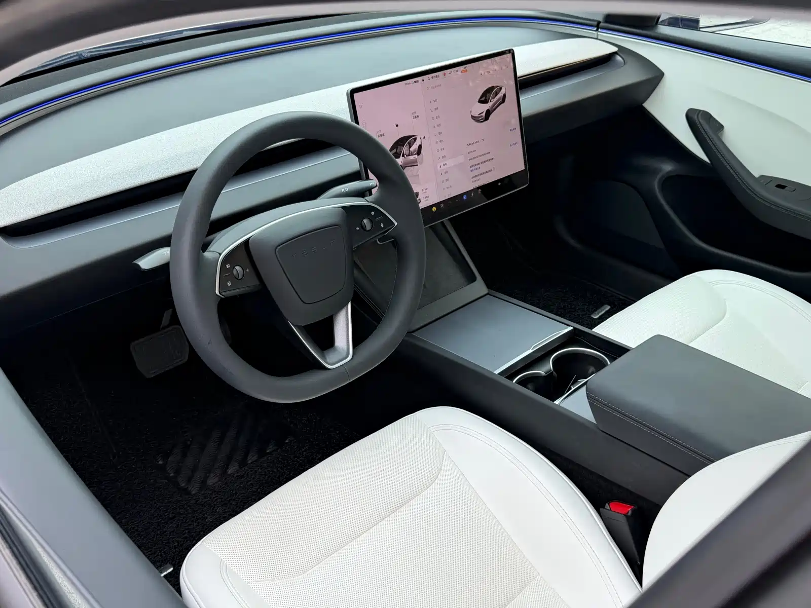 Фото 6 - Tesla Model 3