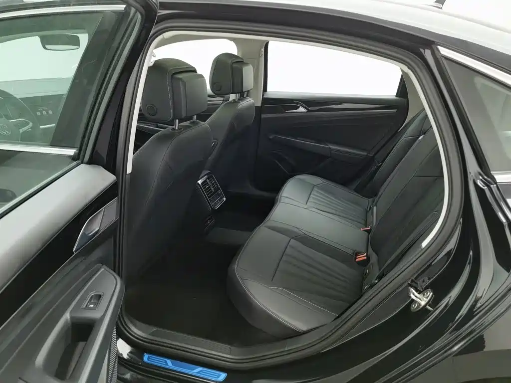 Volkswagen Passat 2026 2026 Outstanding Edition 330TSI Elite Version