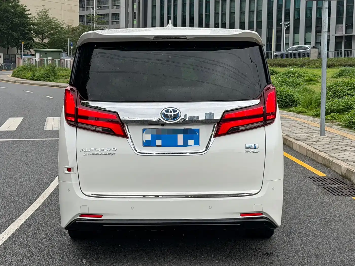 Toyota Alphard 2020 Hybrid 2.5L Premium Edition фото 5