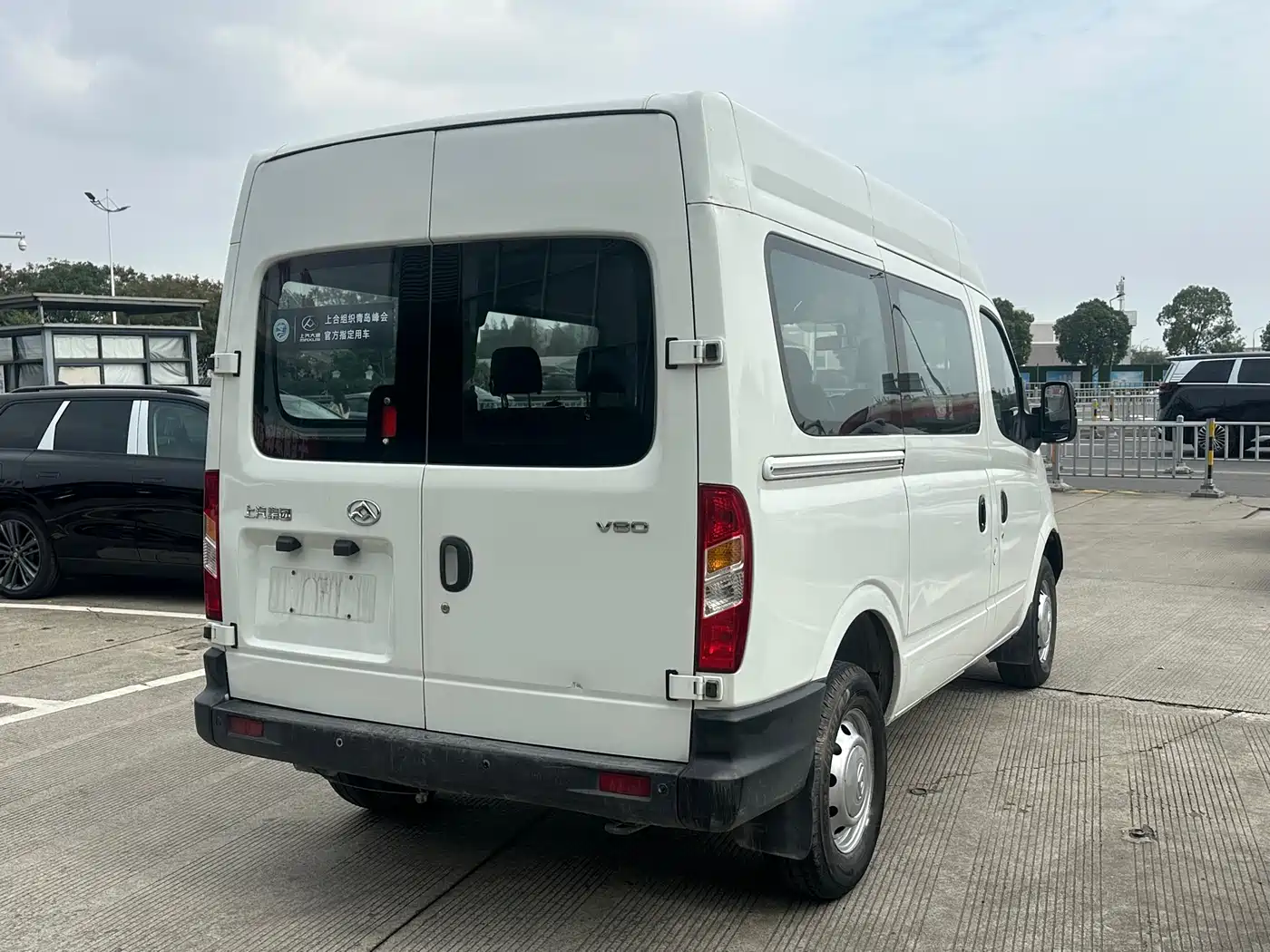 SAIC Maxus Xintu V80 2019 2.5T Classic 6-speed manual Aoyuntong modified short wheelbase ultra-low roof 5/6-seater фото 16