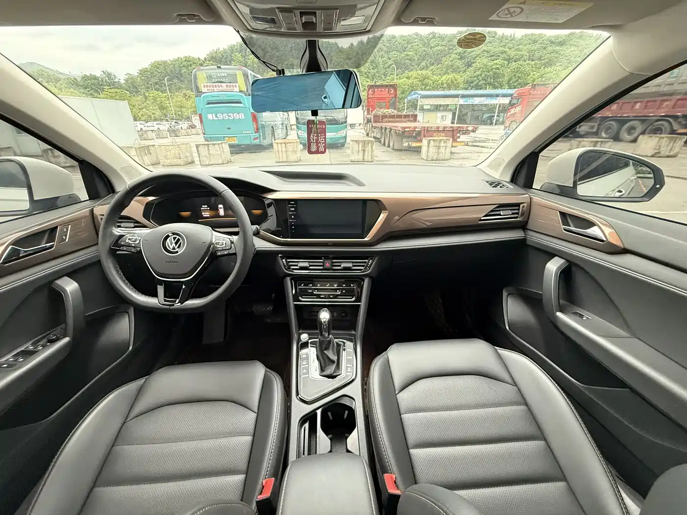 Volkswagen Tharu 2022 280TSI FWD Luxury Edition фото 4