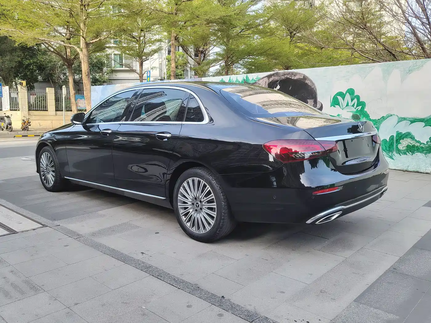 MERCEDES-BENZ E CLASS