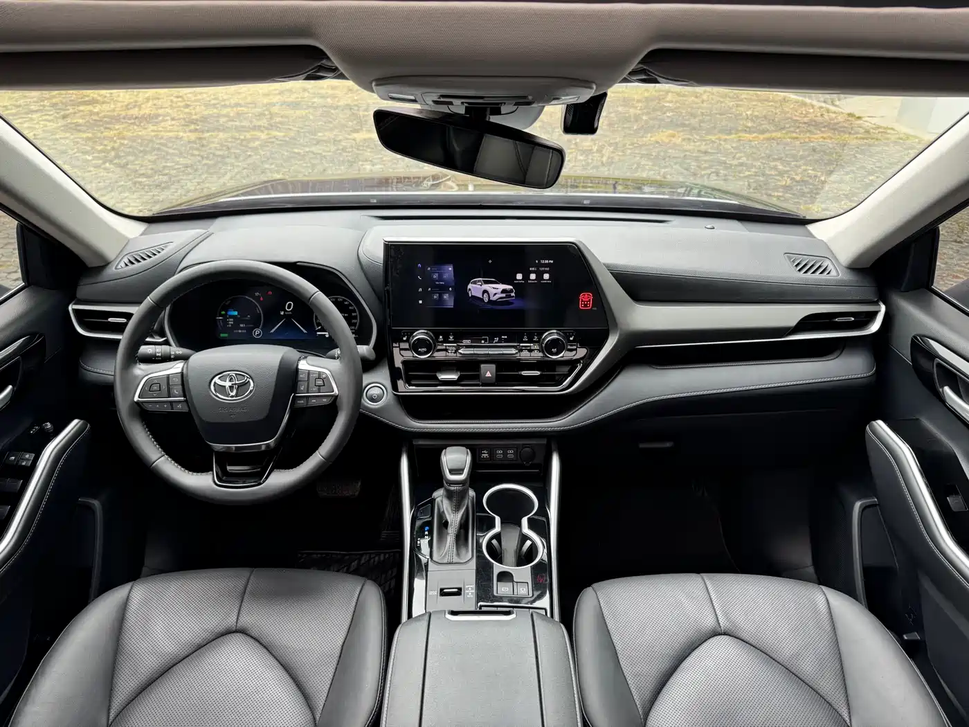 Toyota Highlander 2024 2.5L Smart Hybrid FWD Luxury 7-Seater фото 7