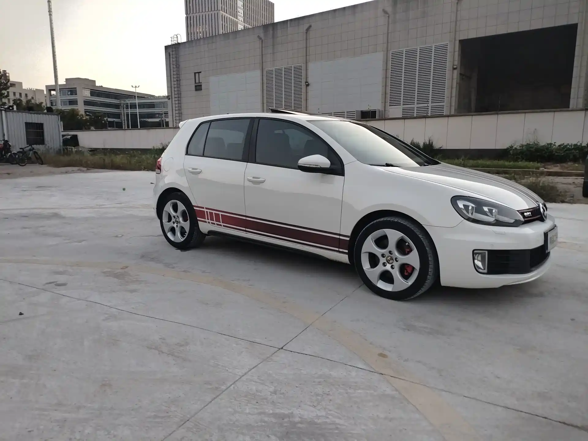 صورة 3 - Volkswagen Golf GTI