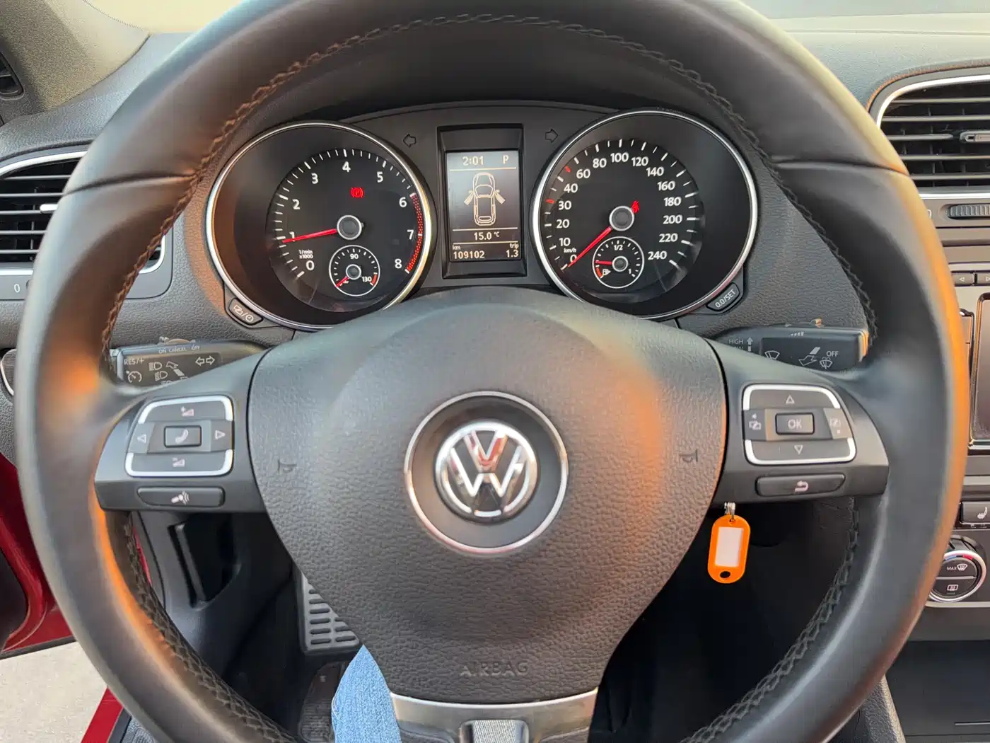 Volkswagen Golf (Import) 2012 1.4TSI Luxury Convertible Edition фото 13
