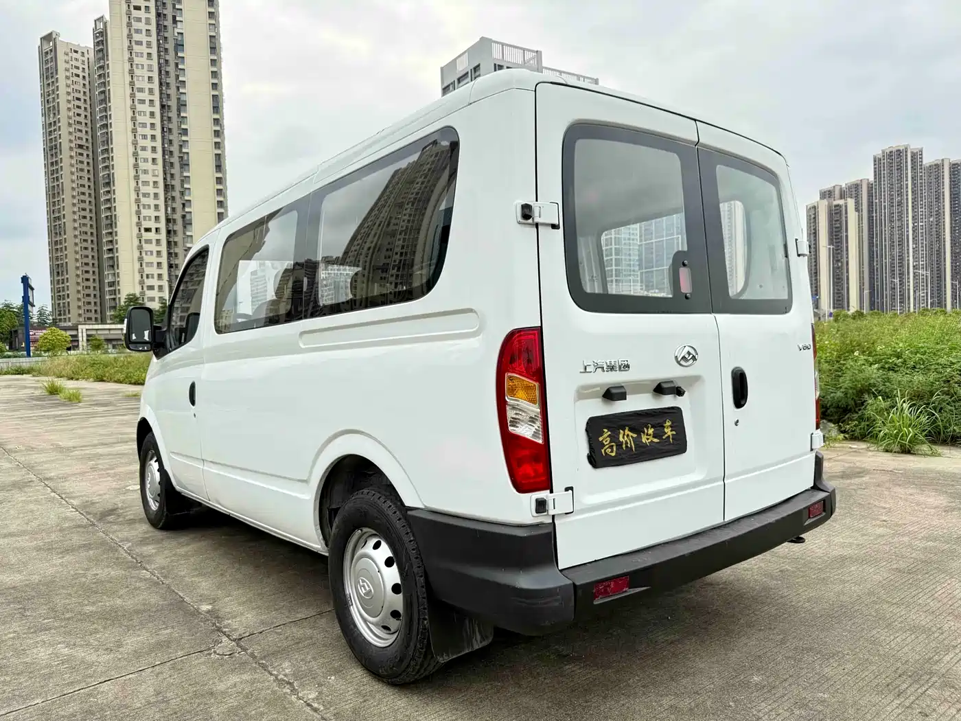SAIC Maxus Xintu V80 2019 2.0T Plus 6MT Aoyun Short Wheelbase Ultra-low Roof 5/6-seater фото 7