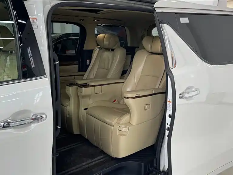 Toyota Alphard 2018 3.5L Premium фото 12