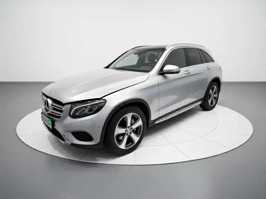 Фото 1 - Mercedes-Benz GLC