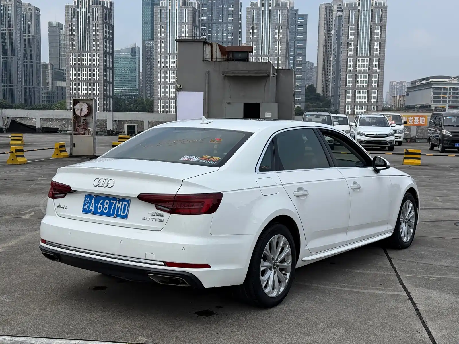Photo 7 - Audi A4L