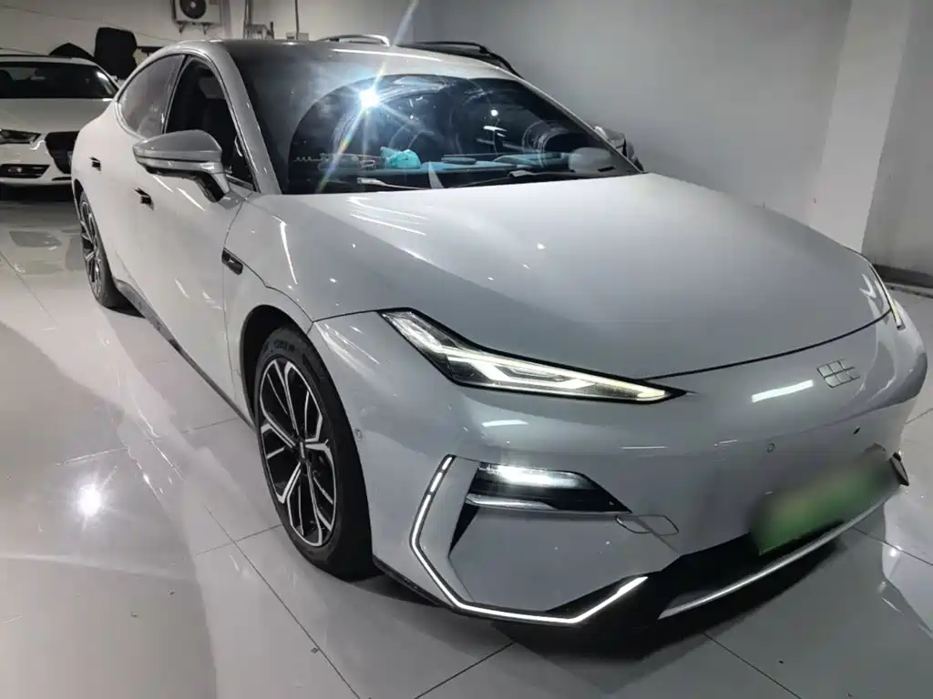 2025 Geely Galaxy Galaxy E8