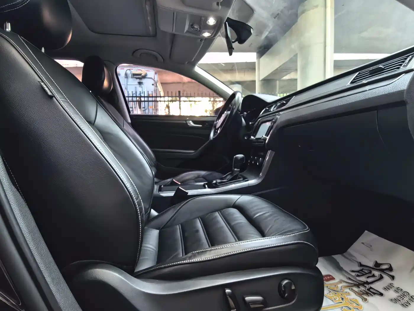 Volkswagen Passat 2017 330TSI DSG Prestige фото 9