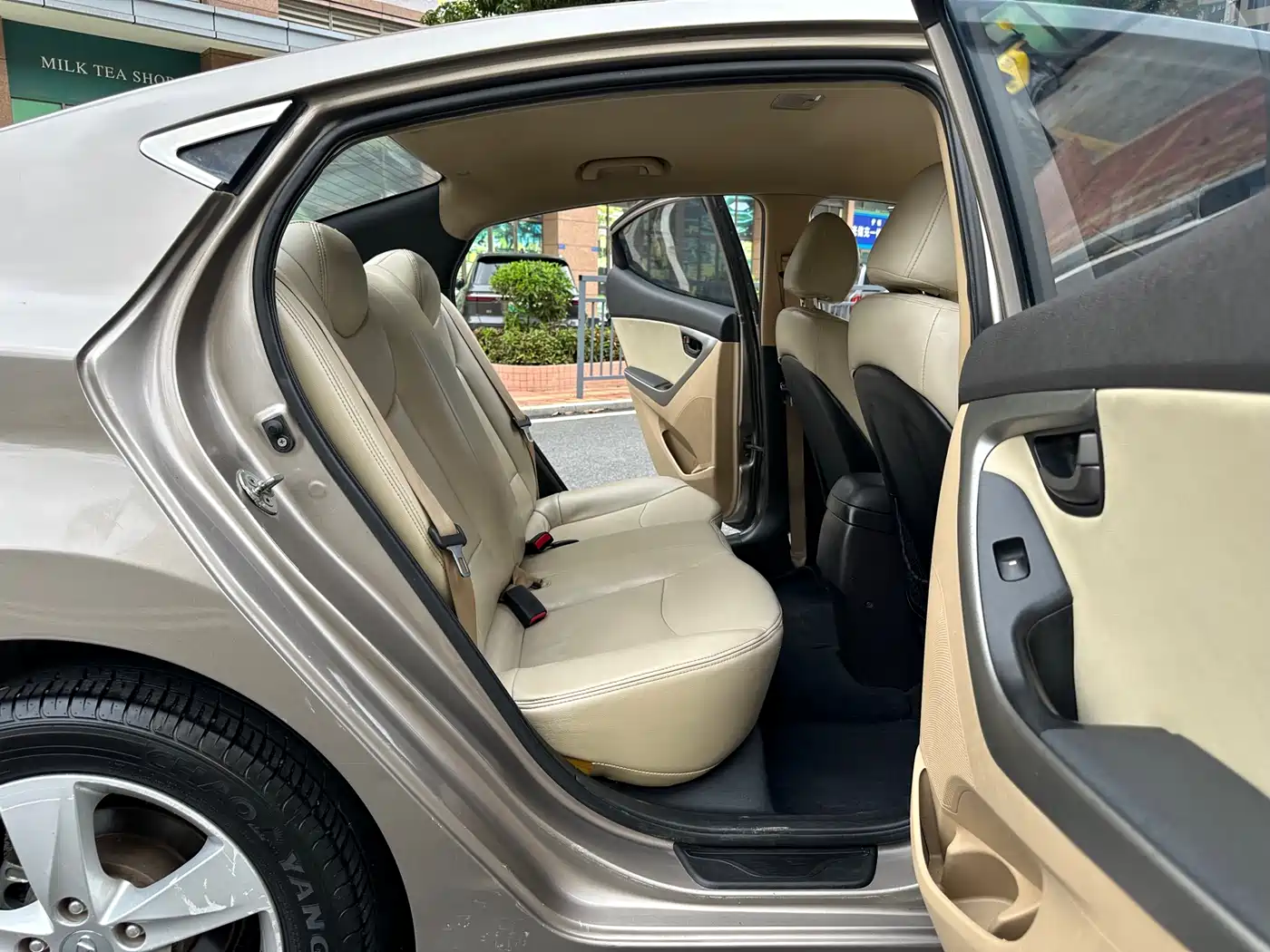 Hyundai Langdong 2013 1.6L Automatic Leading фото 9