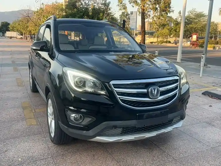 Фото 3 - Changan CS35