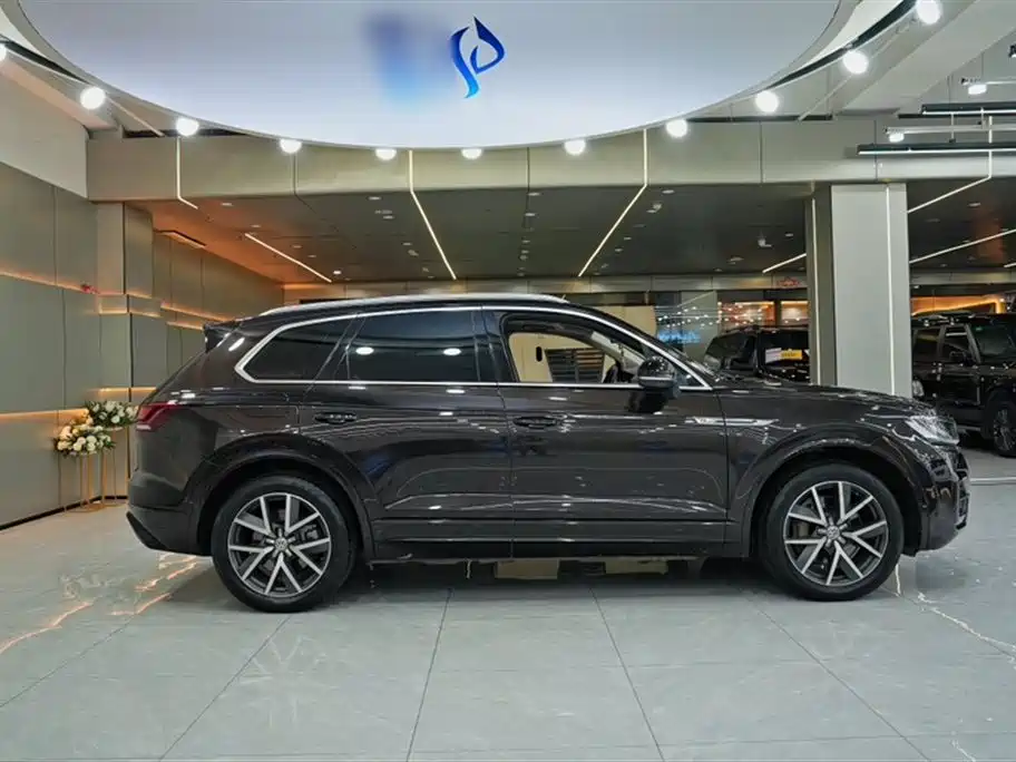 Volkswagen Touareg 2019 3.0TSI Sharp Edge Edition China VI фото 13