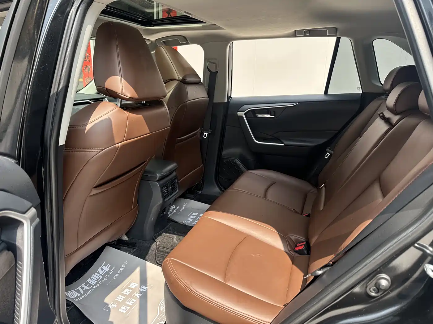 Toyota RAV4 Rongfang 2020 Hybrid 2.5L E-CVT 2WD Elite Edition фото 11