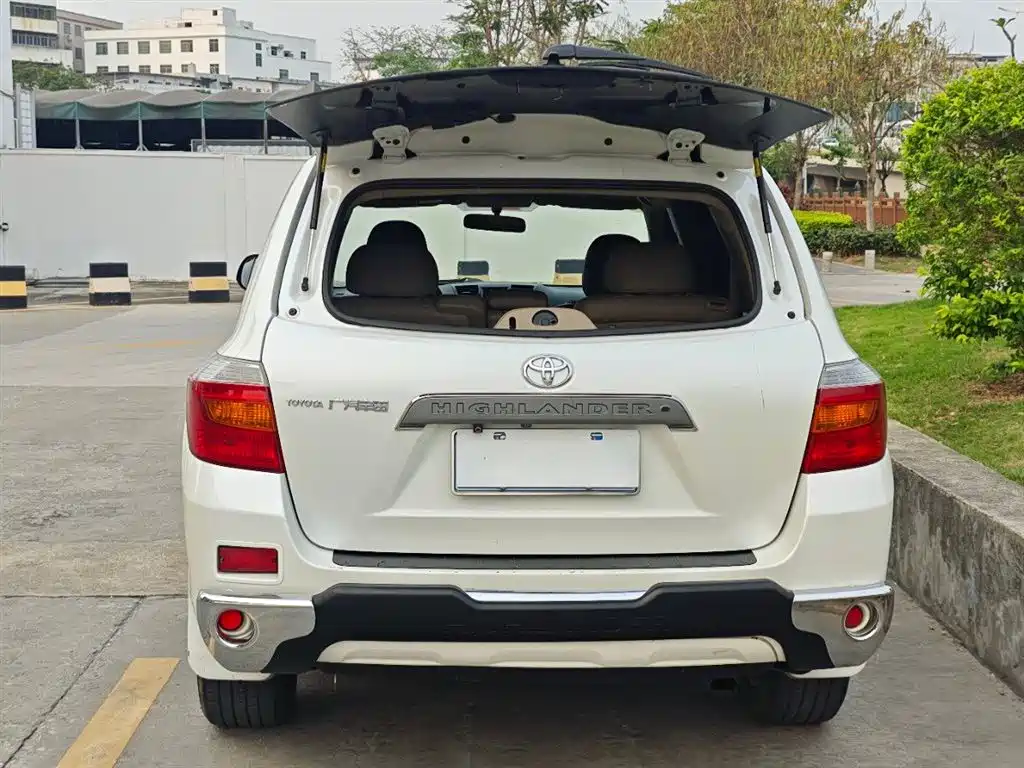 Toyota Highlander 2011 2.7L 2WD 5-seat Sport фото 8
