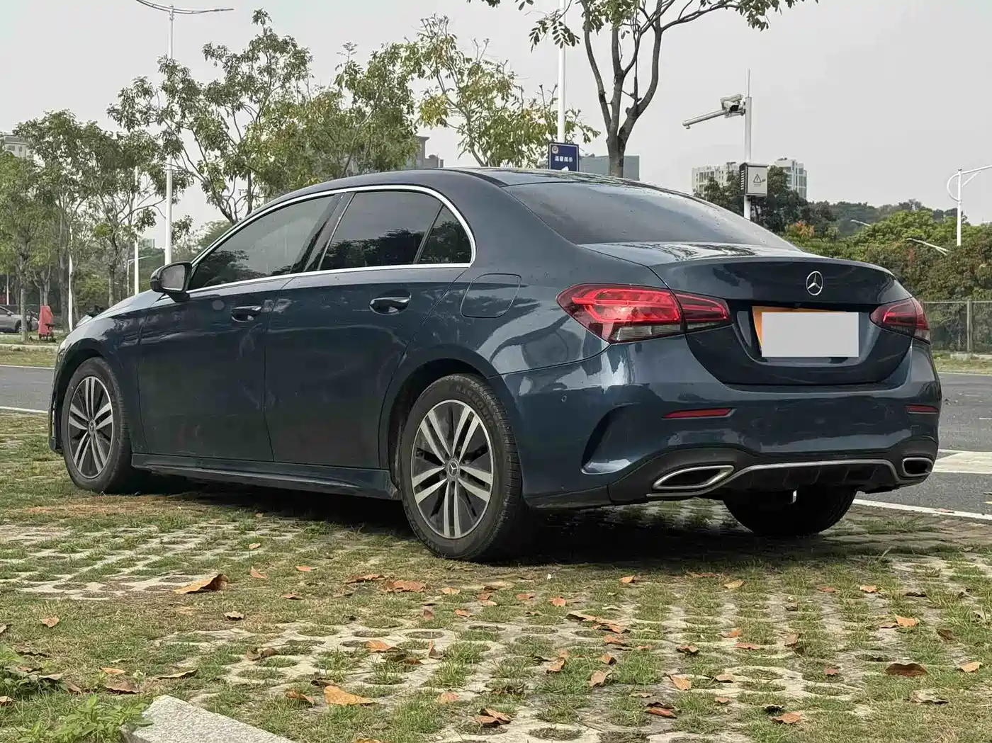 Mercedes-Benz A-Class 2019 A 180 L Sport Sedan фото 8