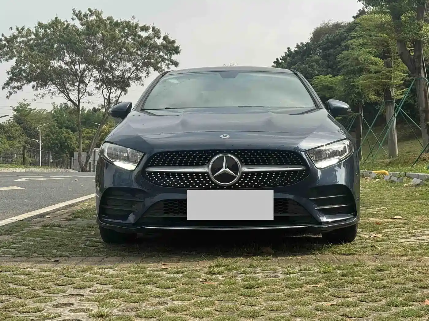 Mercedes-Benz A-Class 2019 A 180 L Sport Sedan фото 6