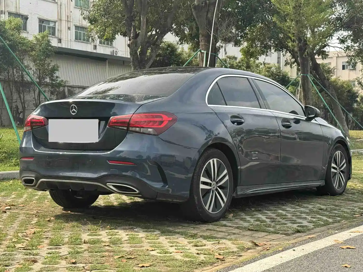 Mercedes-Benz A-Class 2019 A 180 L Sport Sedan фото 3