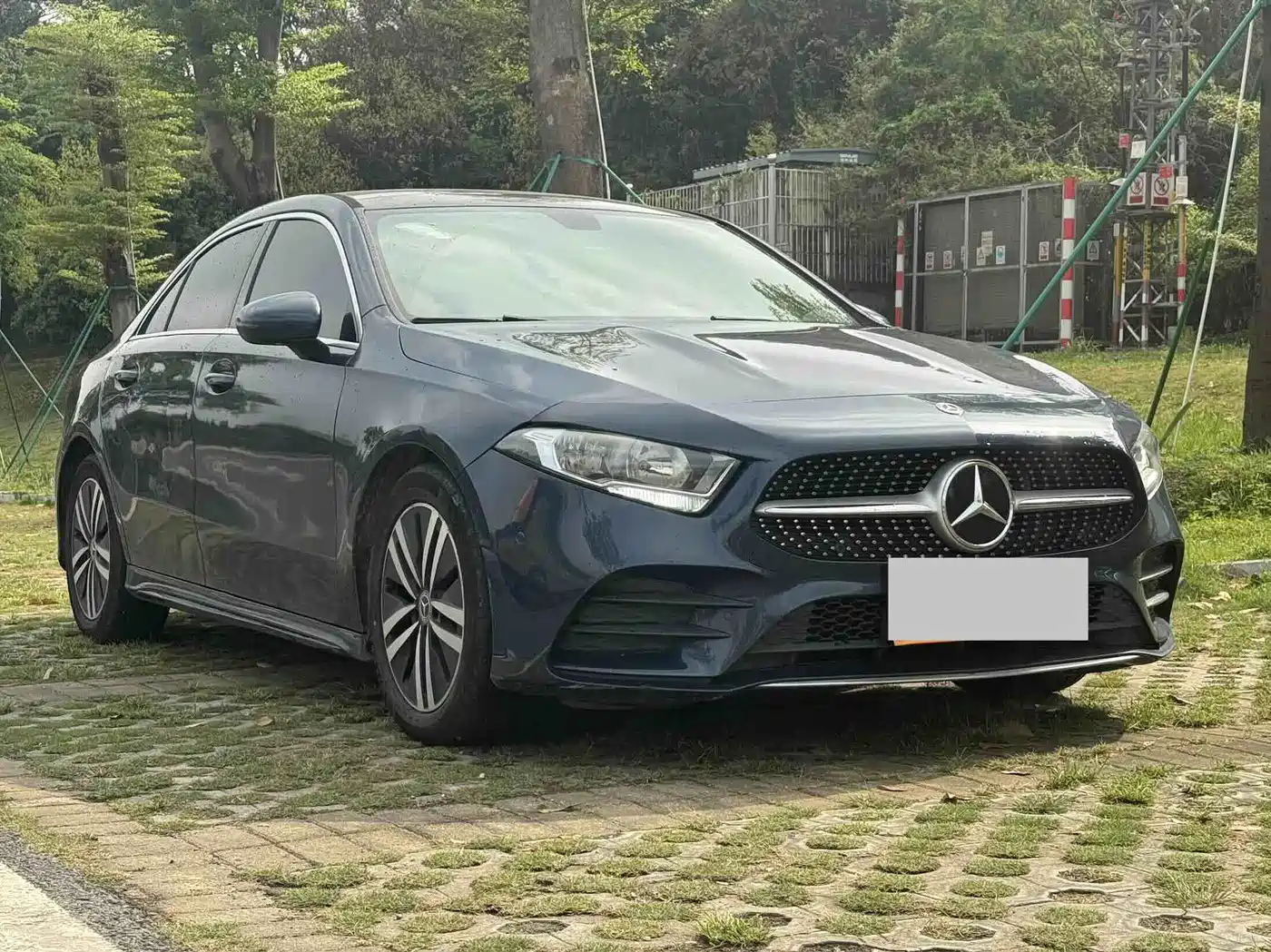 Mercedes-Benz A-Class 2019 A 180 L Sport Sedan фото 5