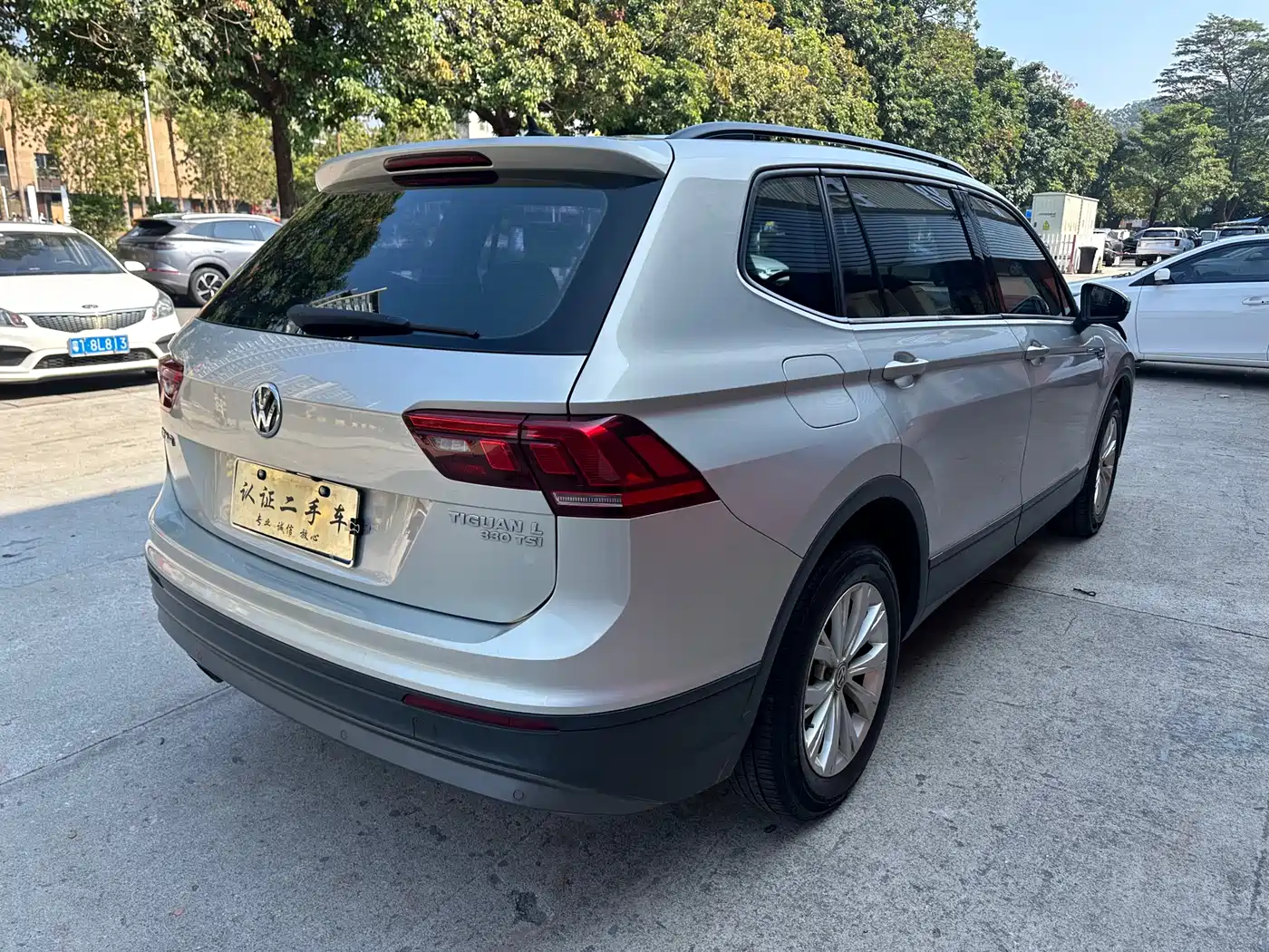Volkswagen Tiguan L 2017 330TSI Automatic 2WD Trend Edition фото 4