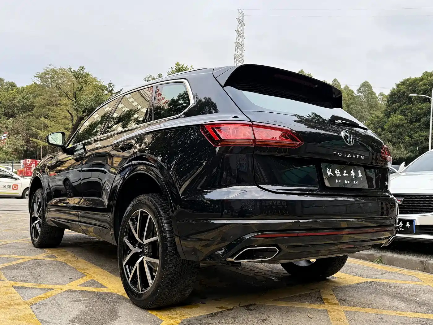 VOLKSWAGEN TOUAREG